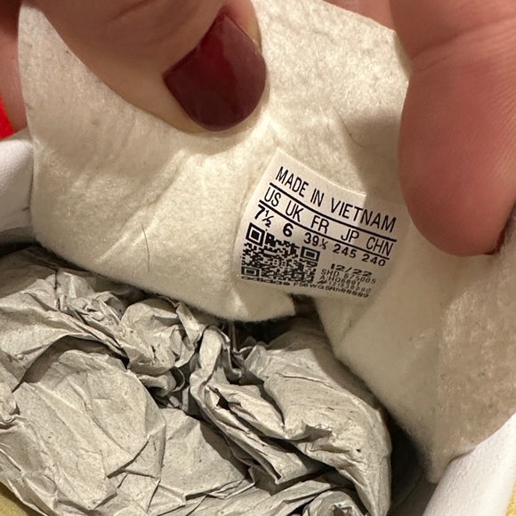 Adidas Yellow and White Gazelles - Picture 3 of 4